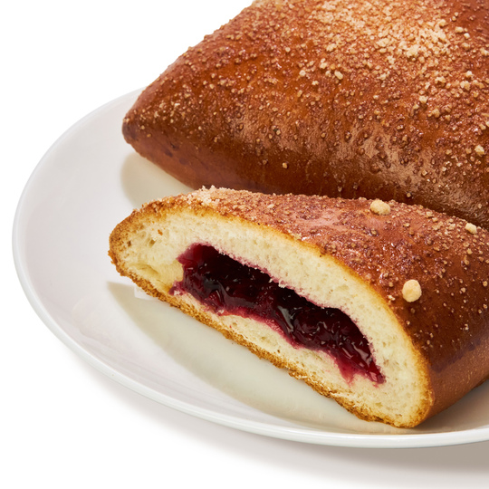 Булочка йогуртова з вишнею, 70г